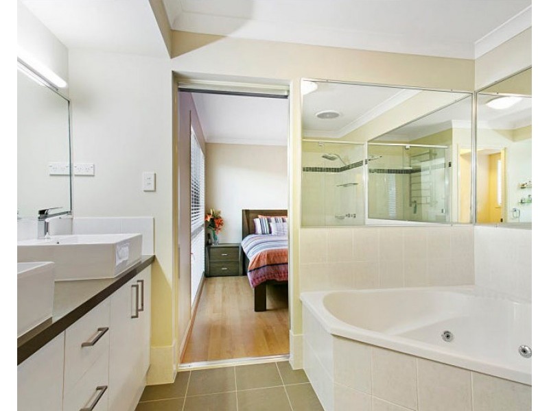 71 Jason Street, Sinnamon Park QLD 4073