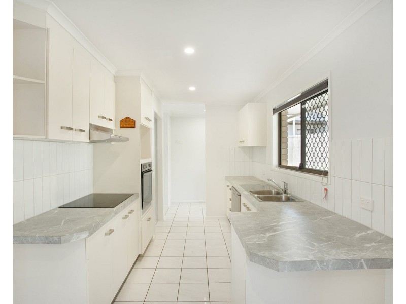 4 Brownie Street, Jamboree Heights QLD 4074