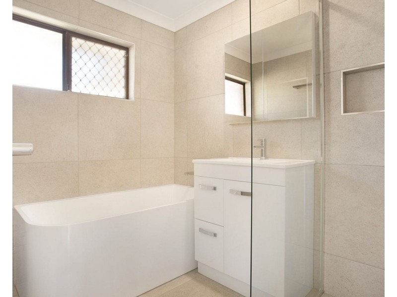 4 Brownie Street, Jamboree Heights QLD 4074