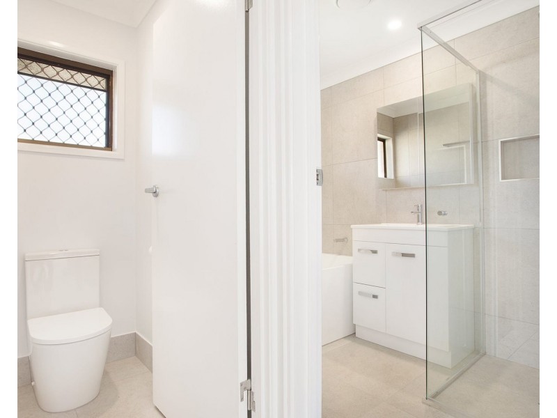 4 Brownie Street, Jamboree Heights QLD 4074