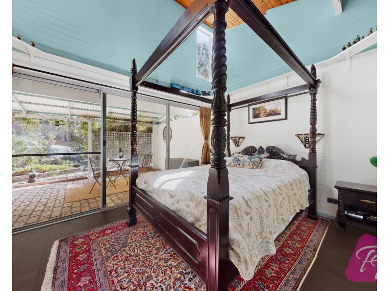 8 Azure Court, Bellbowrie QLD 4070