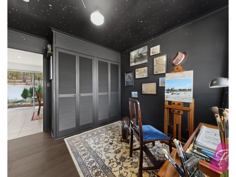 8 Azure Court, Bellbowrie QLD 4070