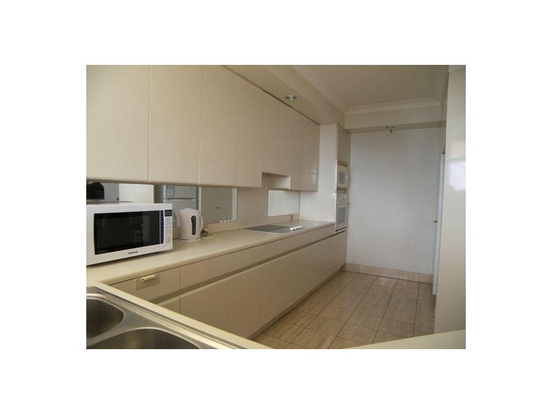 42/1 S, Main Beach QLD 4217