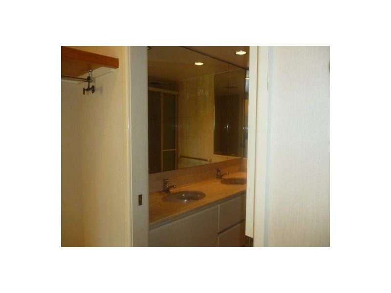 42/1 S, Main Beach QLD 4217