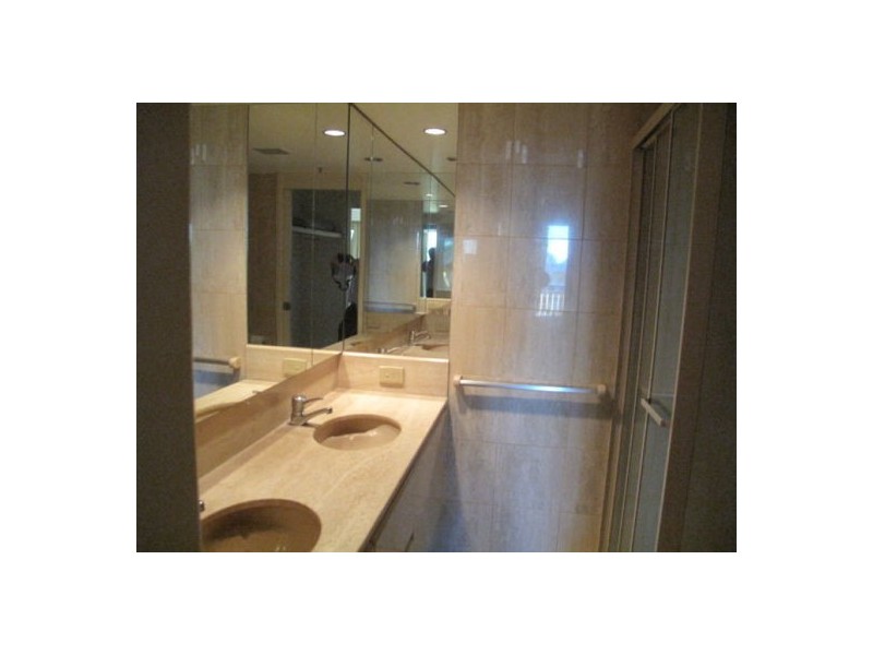 42/1 S, Main Beach QLD 4217