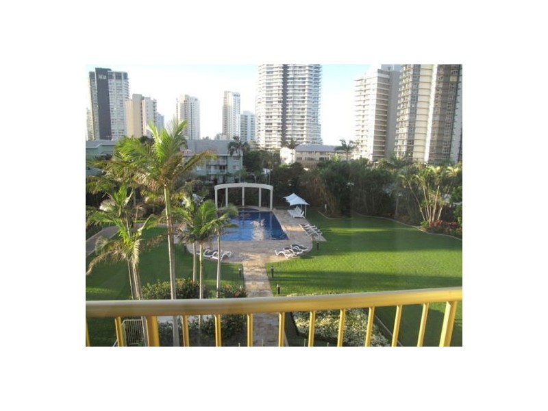 42/1 S, Main Beach QLD 4217