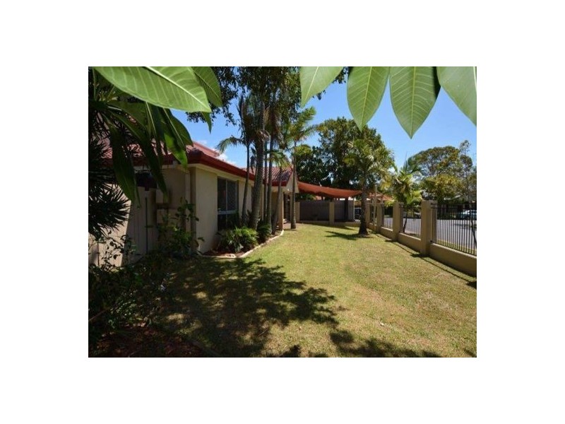 4 Seahawk Crescent, Burleigh Waters QLD 4220