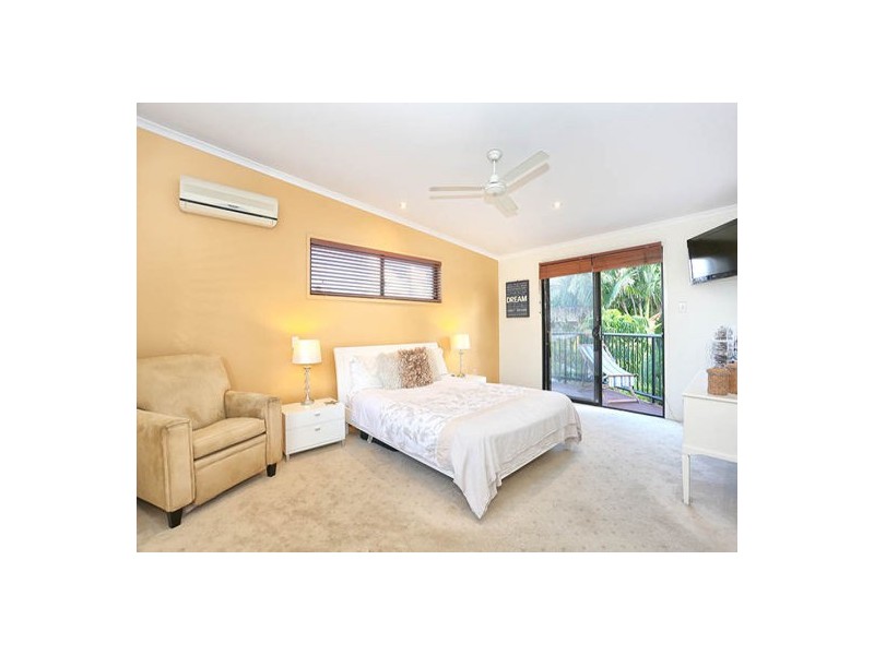 4 Seahawk Crescent, Burleigh Waters QLD 4220