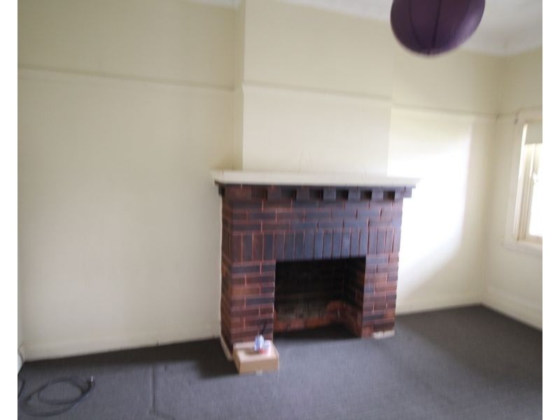 33 Jubilee Avenue, Carlton NSW 2218