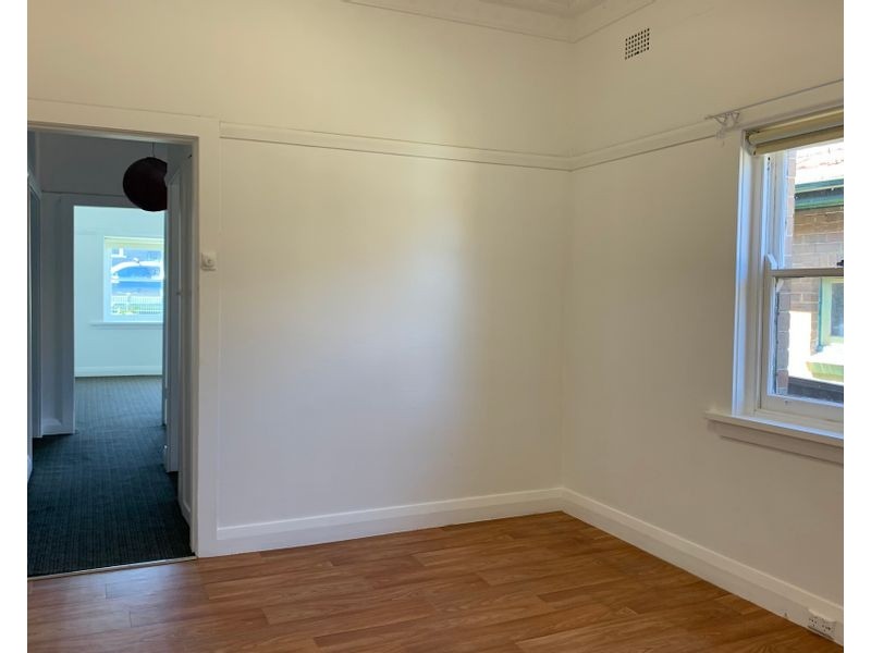 33 Jubilee Avenue, Carlton NSW 2218