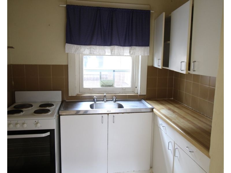 33 Jubilee Avenue, Carlton NSW 2218