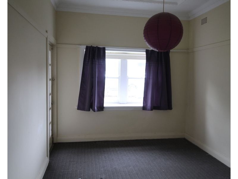 33 Jubilee Avenue, Carlton NSW 2218