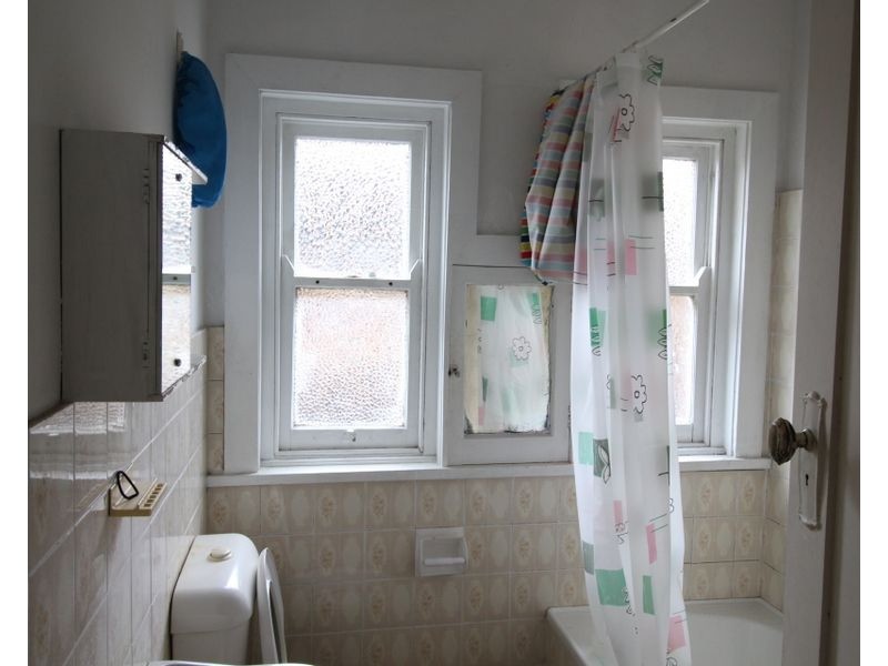 33 Jubilee Avenue, Carlton NSW 2218