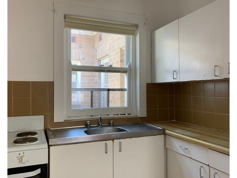 33 Jubilee Avenue, Carlton NSW 2218