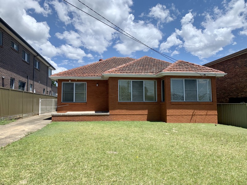 137 Gloucester Road, Hurstville NSW 2220