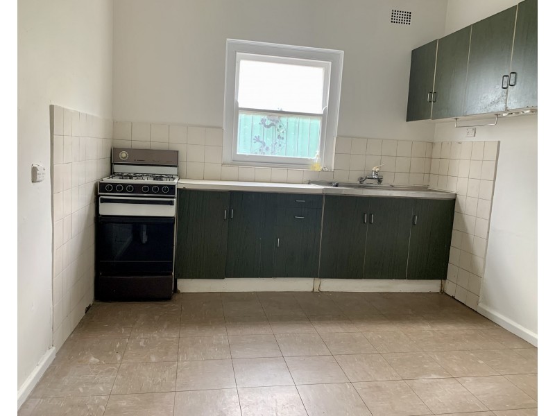 14 Blakesley Road, Carlton NSW 2218