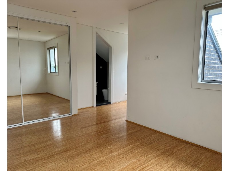 39A Grove Street, St Peters NSW 2044