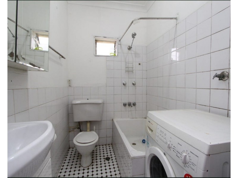 2/182 Unwins  Bridge, St Peters NSW 2044
