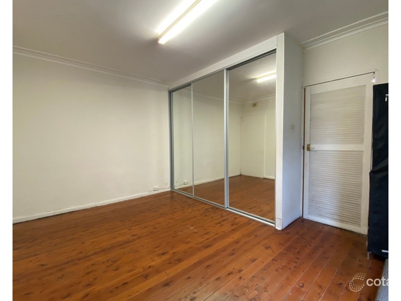 182 Unwins Bridge Road, St Peters NSW 2044