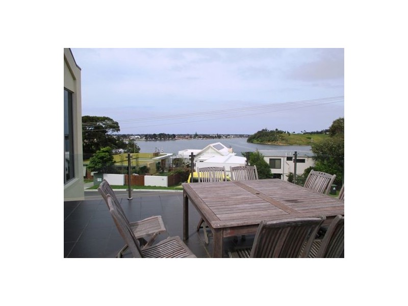 106 Carpenter Street, Lakes Entrance VIC 3909