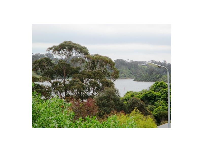 106 Carpenter Street, Lakes Entrance VIC 3909