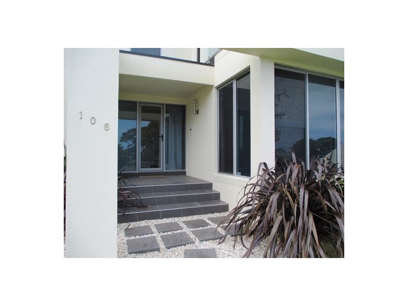 106 Carpenter Street, Lakes Entrance VIC 3909