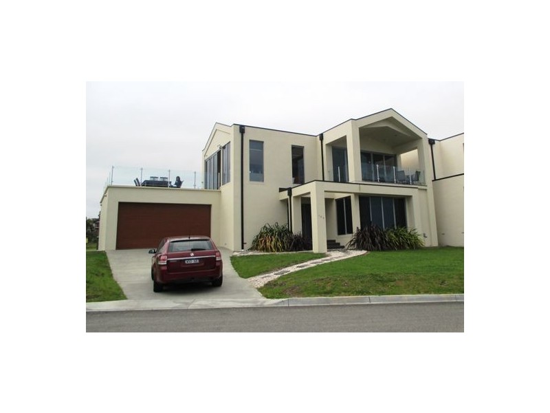 106 Carpenter Street, Lakes Entrance VIC 3909