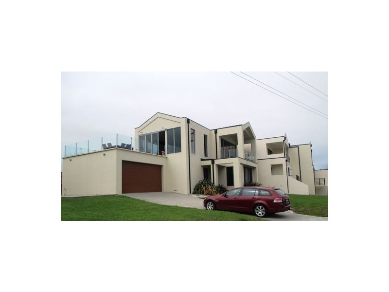 106 Carpenter Street, Lakes Entrance VIC 3909