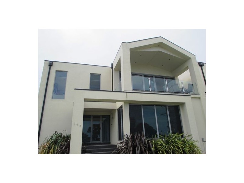 106 Carpenter Street, Lakes Entrance VIC 3909