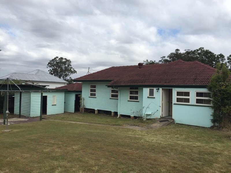 15 Pommer Street, Brassall QLD 4305