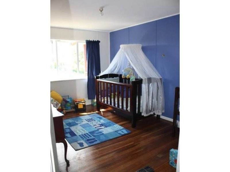 149 Raceview Street, Raceview QLD 4305