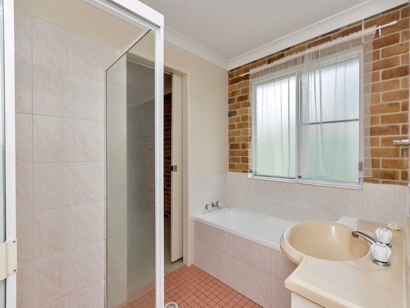 33 Helen Street, North Booval QLD 4304