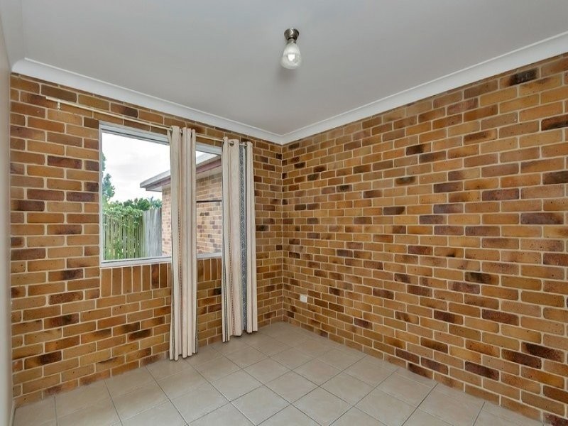 33 Helen Street, North Booval QLD 4304