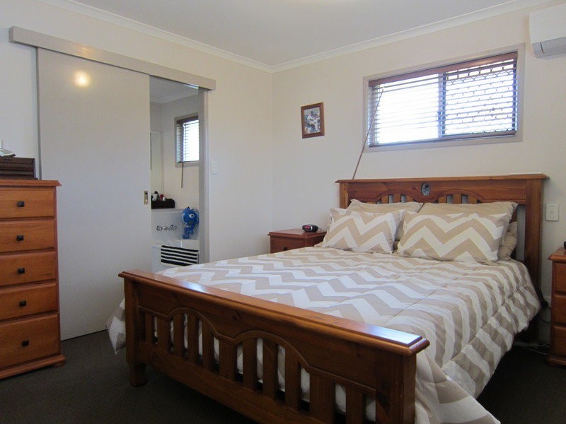 11 Jonquil Circuit, Flinders View QLD 4305