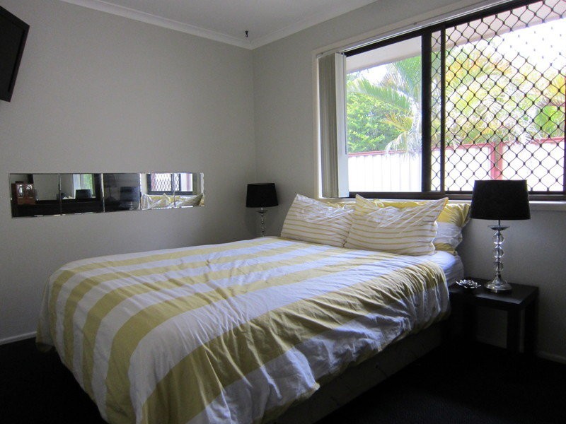 10 Oakhill Street, One Mile QLD 4305