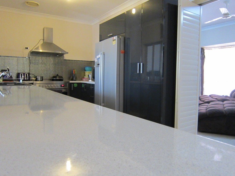 2 Japonica Court, Yamanto QLD 4305