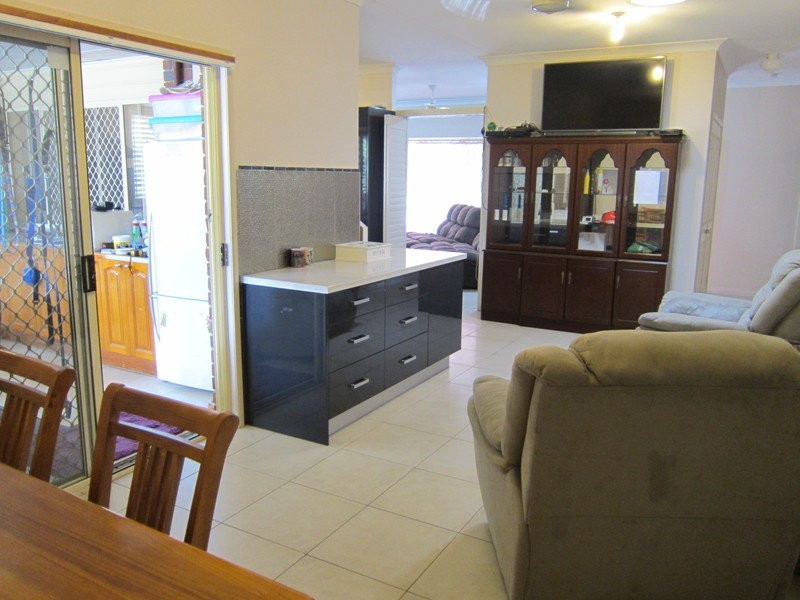 2 Japonica Court, Yamanto QLD 4305