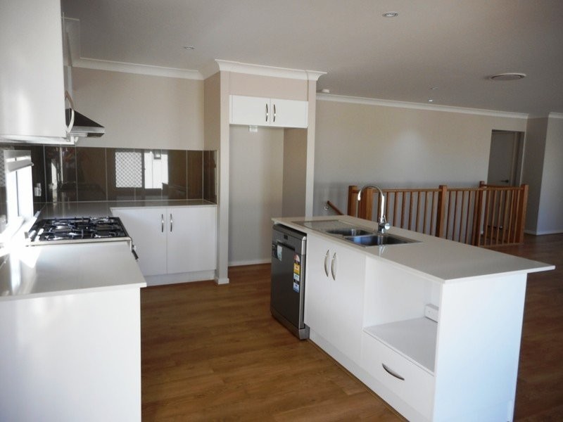 21 Nelson Circuit, Brassall QLD 4305