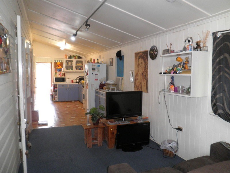 4 McLean Street, North Ipswich QLD 4305