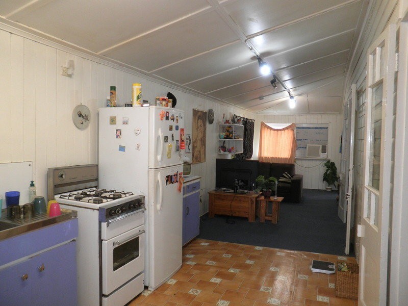 4 McLean Street, North Ipswich QLD 4305