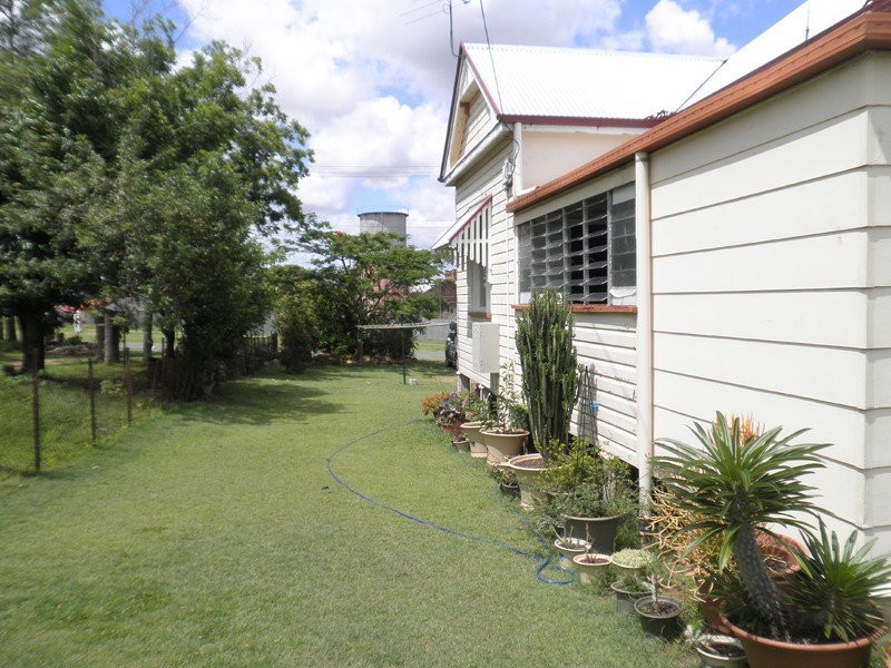 4 McLean Street, North Ipswich QLD 4305