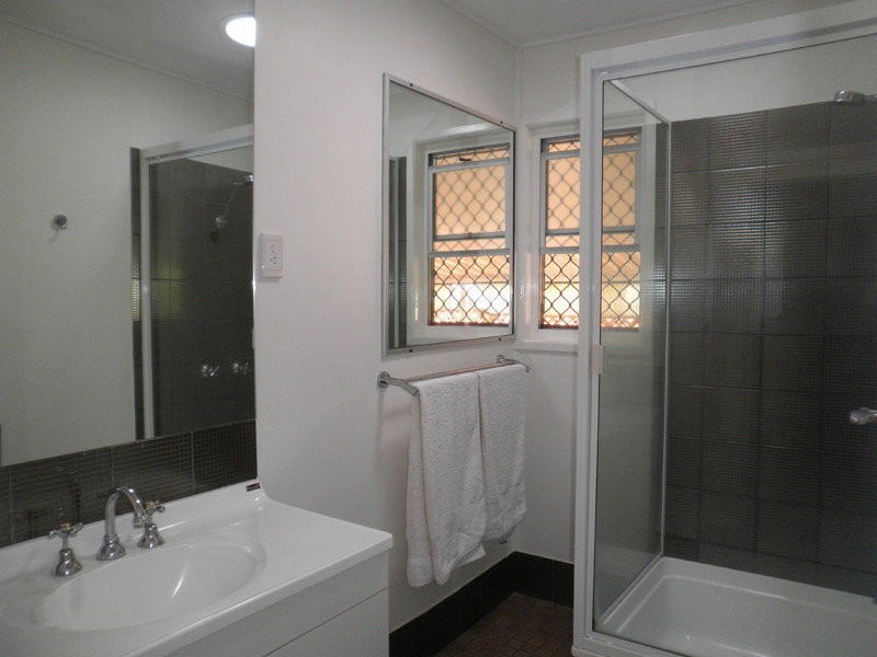 6 Kynance Street, Leichhardt QLD 4305