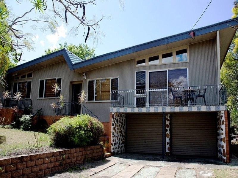 10 Dell Street, Eastern Heights QLD 4305