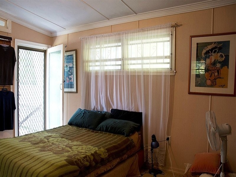 10 Dell Street, Eastern Heights QLD 4305