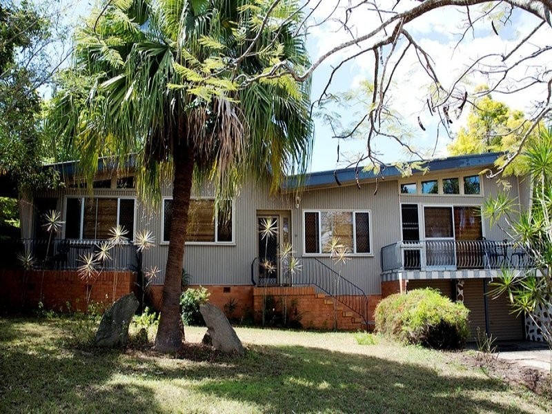 10 Dell Street, Eastern Heights QLD 4305
