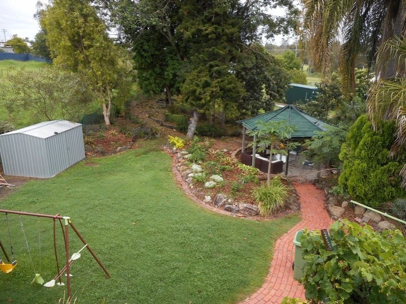 7 Johnston Street, Silkstone QLD 4304