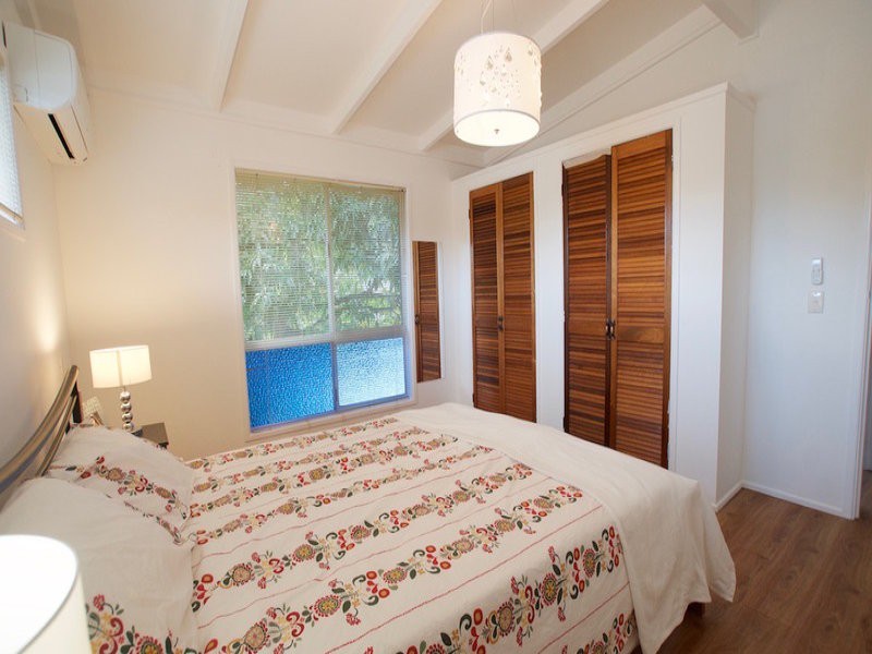 7 Johnston Street, Silkstone QLD 4304