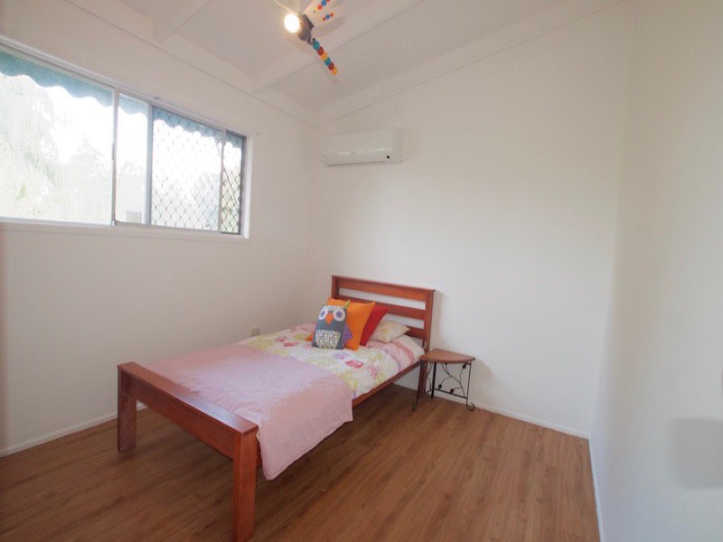 7 Johnston Street, Silkstone QLD 4304