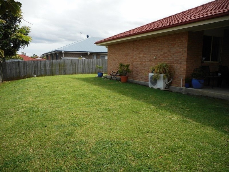 13 Wattle Crescent, Raceview QLD 4305