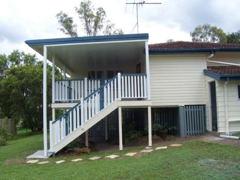 4 Melbourne Street, Brassall QLD 4305